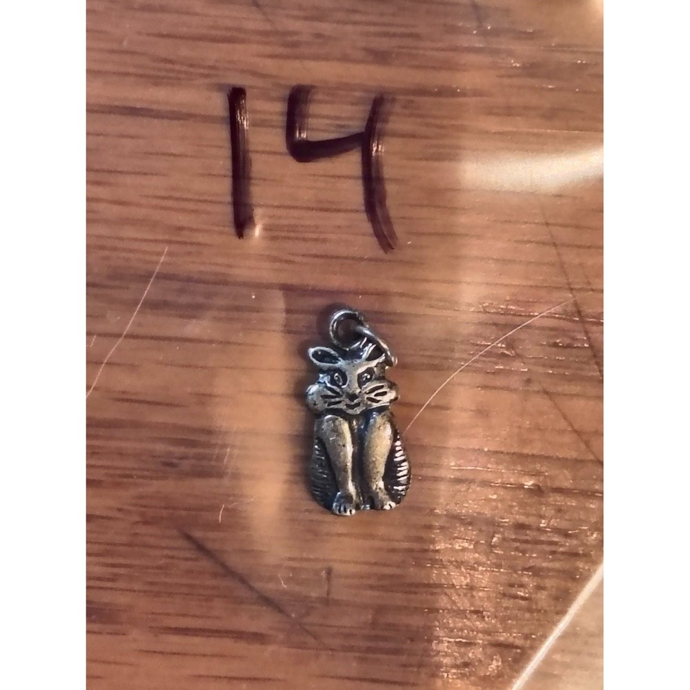 Vintage 925 Sterling Silver Cat Charm Sitting Feline Animal Pendant